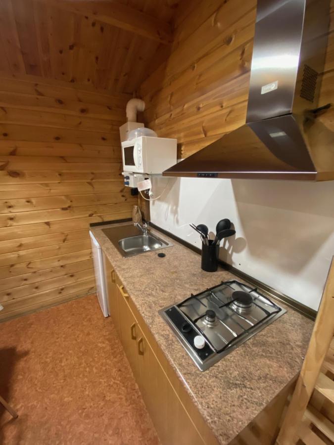 גראוס Bungalow & Camping Fuente De Regrustan מראה חיצוני תמונה