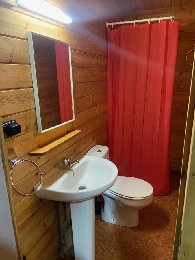 גראוס Bungalow & Camping Fuente De Regrustan מראה חיצוני תמונה
