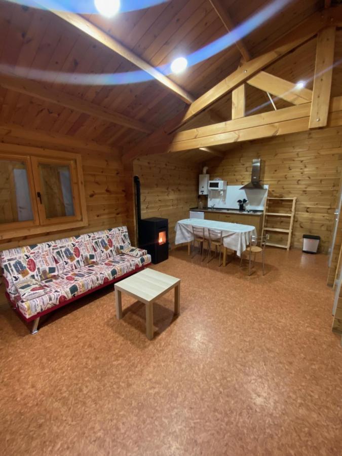 גראוס Bungalow & Camping Fuente De Regrustan מראה חיצוני תמונה